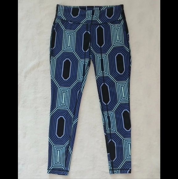 Danskin Athletic Ankle Legging Small(4-6) Blue/black/white patterned. NEW No Tag - Picture 3 of 12